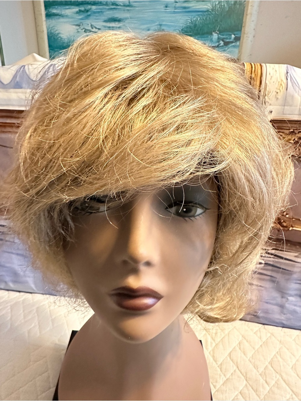 🎄 Paula Young 16A ash blonde layered feathered synthetic wig adjustable cap